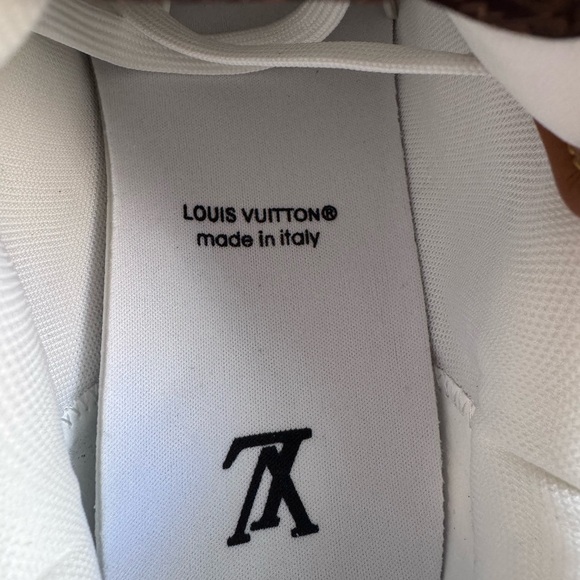 Louis Vuitton LV Buttersoft Sneaker - Blue | Men’s Size 10 | Full Set | Italy - Picture 9 of 15